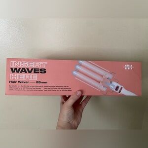 Insert Waves Here Triple Barrel Hair Waver
